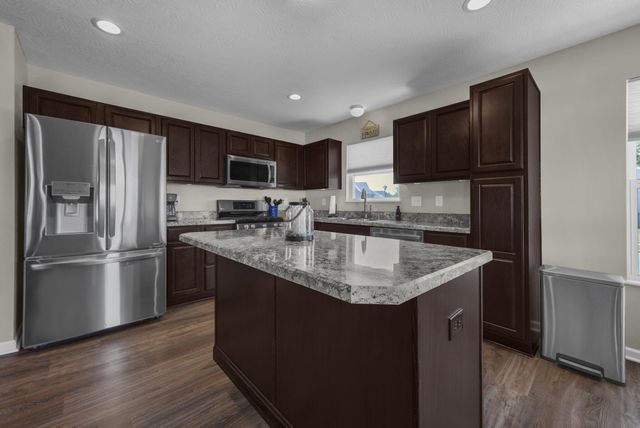 249 Mannaseh Drive W, Granville, OH 43023