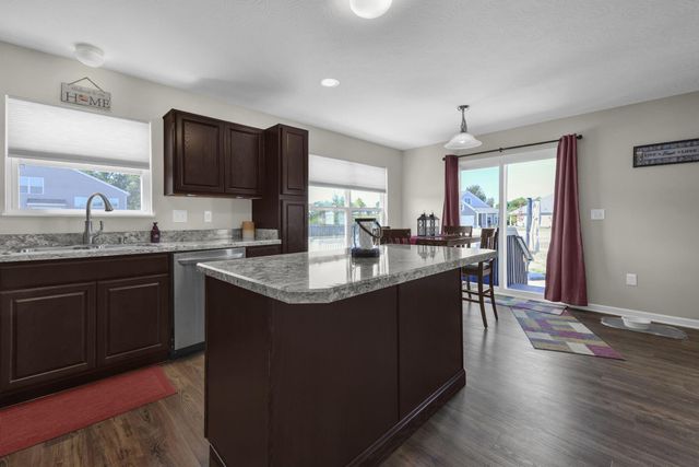 249 Mannaseh Drive W, Granville, OH 43023