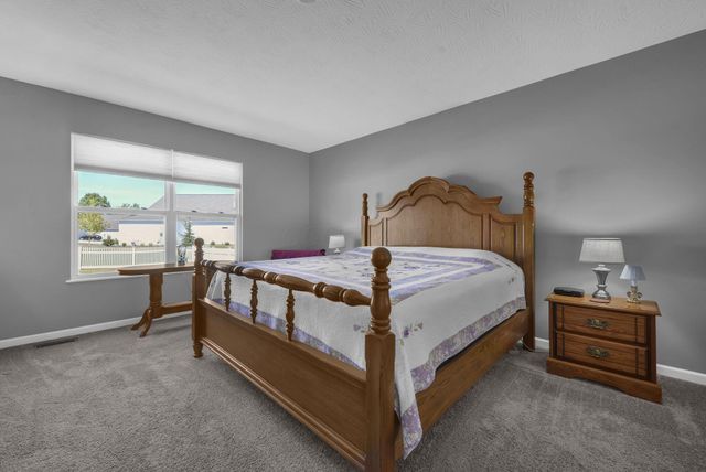 249 Mannaseh Drive W, Granville, OH 43023