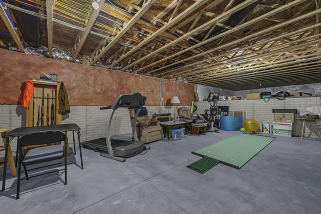 249 Mannaseh Drive W, Granville, OH 43023