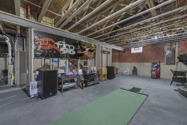 249 Mannaseh Drive W, Granville, OH 43023