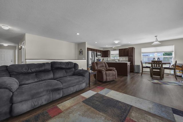 249 Mannaseh Drive W, Granville, OH 43023