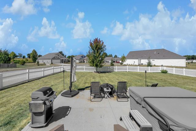 249 Mannaseh Drive W, Granville, OH 43023