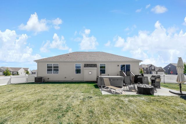 249 Mannaseh Drive W, Granville, OH 43023