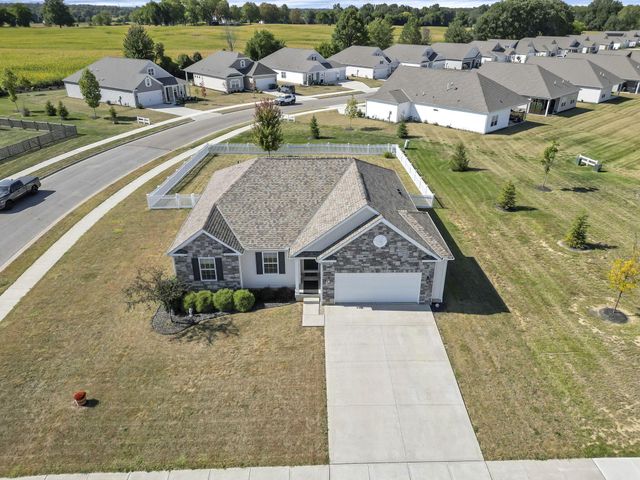 249 Mannaseh Drive W, Granville, OH 43023