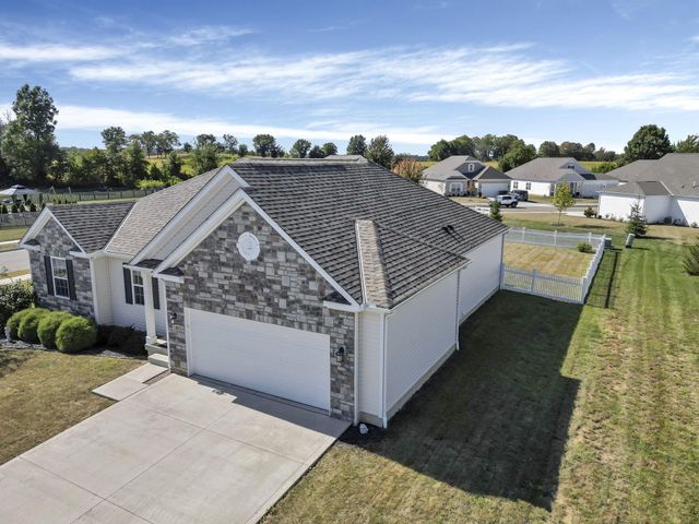 249 Mannaseh Drive W, Granville, OH 43023