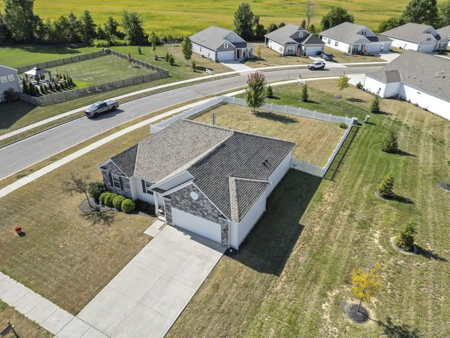 249 Mannaseh Drive W, Granville, OH 43023