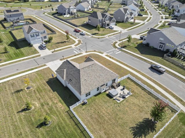 249 Mannaseh Drive W, Granville, OH 43023