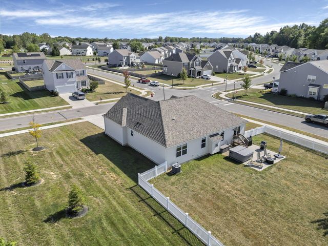 249 Mannaseh Drive W, Granville, OH 43023