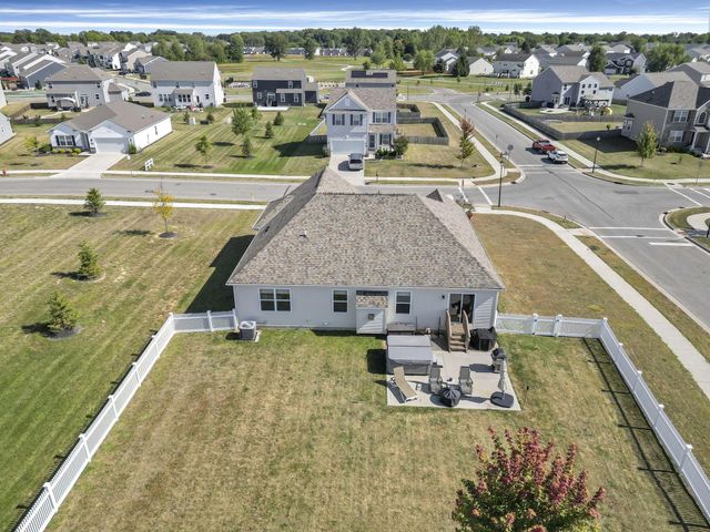 249 Mannaseh Drive W, Granville, OH 43023