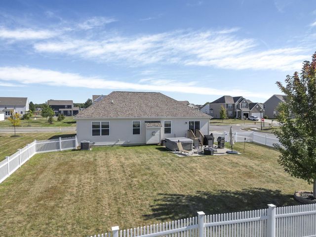 249 Mannaseh Drive W, Granville, OH 43023