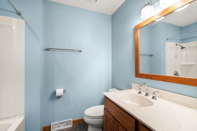 3013 El Camino DRIVE, Cedarburg, WI 53012