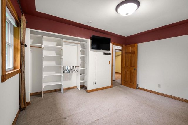 3013 El Camino DRIVE, Cedarburg, WI 53012