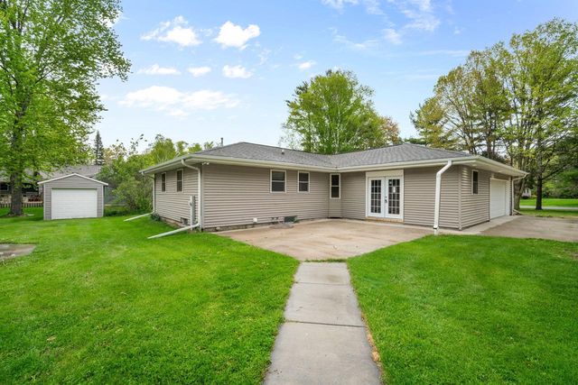 3013 El Camino DRIVE, Cedarburg, WI 53012