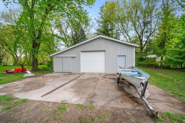 3013 El Camino DRIVE, Cedarburg, WI 53012