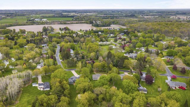 3013 El Camino DRIVE, Cedarburg, WI 53012