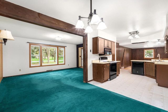 3013 El Camino DRIVE, Cedarburg, WI 53012