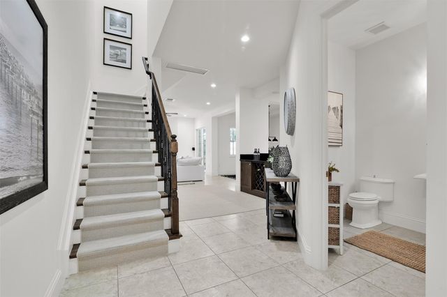 206 Mariner Court, North Palm Beach, FL 33408