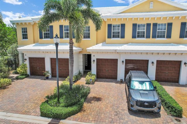 206 Mariner Court, North Palm Beach, FL 33408