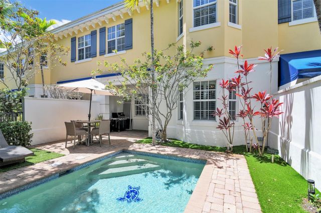 206 Mariner Court, North Palm Beach, FL 33408