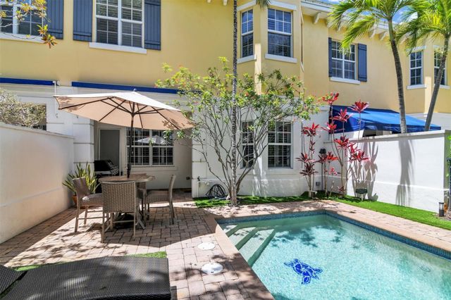 206 Mariner Court, North Palm Beach, FL 33408