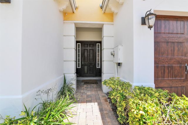 206 Mariner Court, North Palm Beach, FL 33408