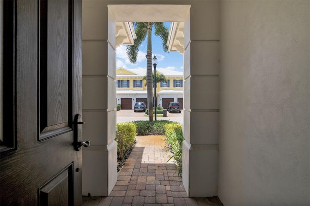 206 Mariner Court, North Palm Beach, FL 33408
