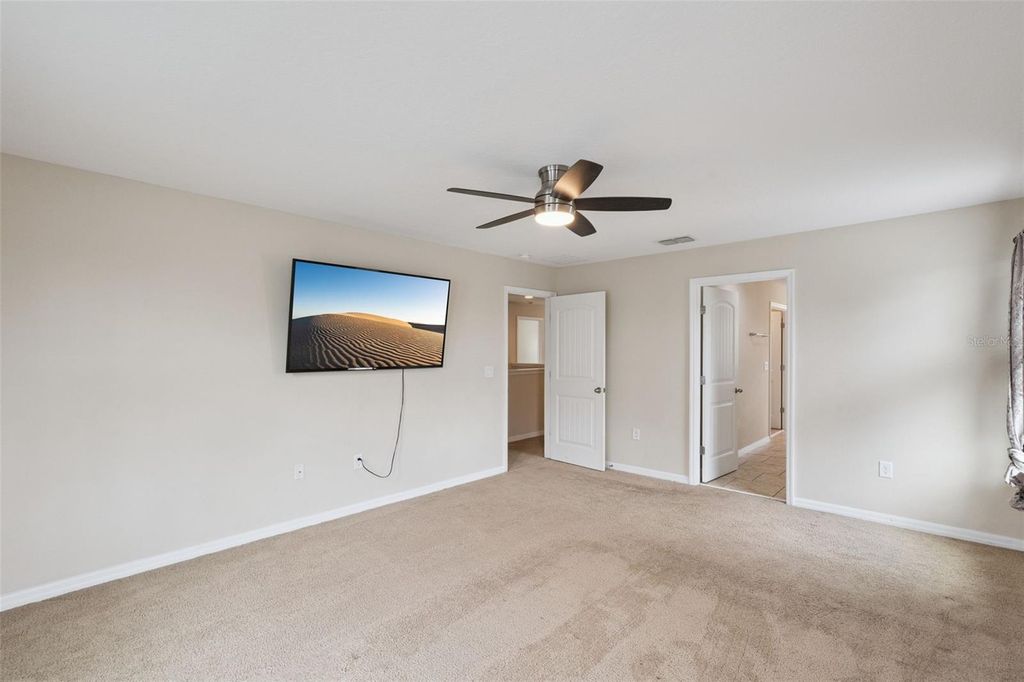 Image 25 of property listing at 2230 J LAWSON BOULEVARD, Orlando, FL 32824