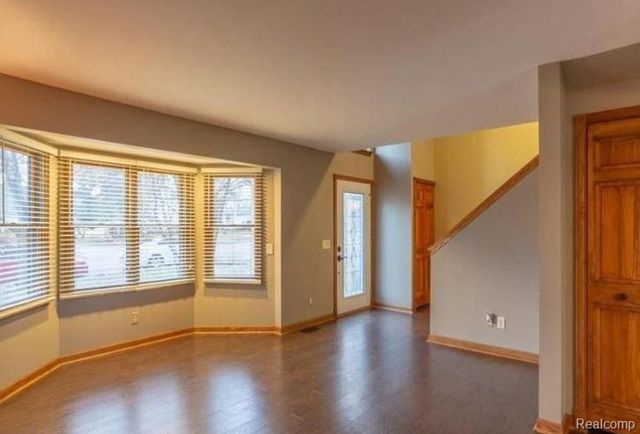 4022 Hazelett Drive, Waterford Charter Township, MI 48328