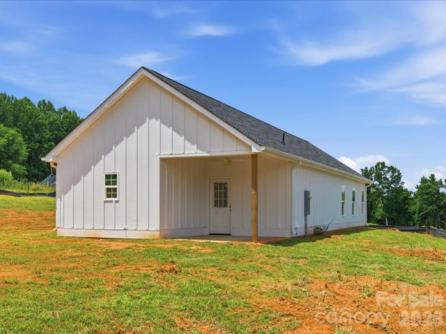 1432 Blackbird Drive, Clover, SC 29710