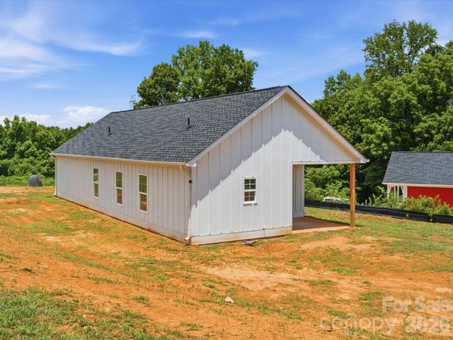 1432 Blackbird Drive, Clover, SC 29710