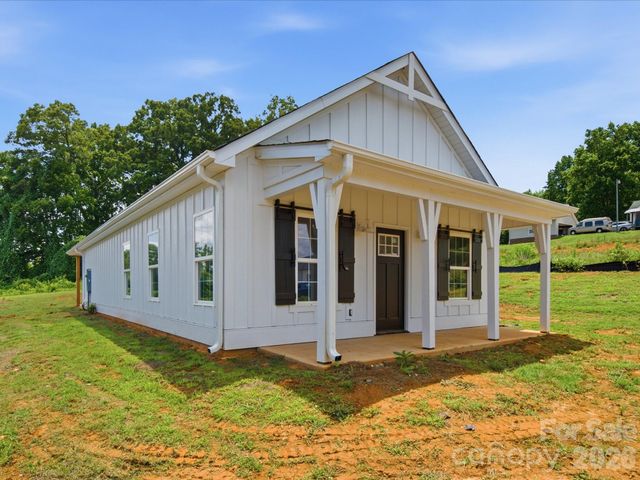1432 Blackbird Drive, Clover, SC 29710