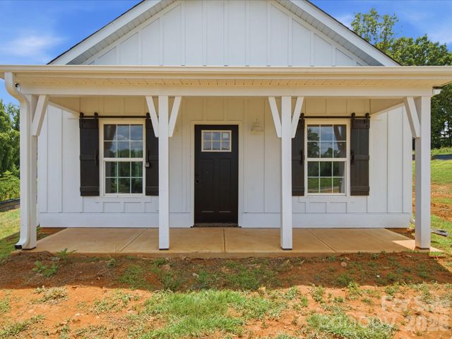 1432 Blackbird Drive, Clover, SC 29710