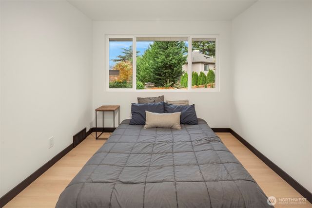 10045 NE 15th Street, Bellevue, WA 98004