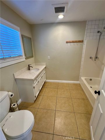 3528 W 59th Place, Los Angeles, CA 90043