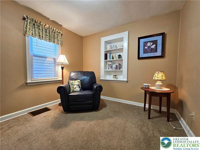 2737 Spring Garden Street, Palmer Twp, PA 18042