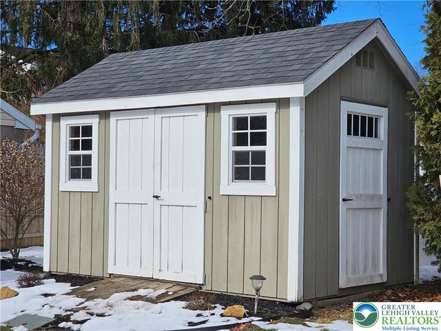 2737 Spring Garden Street, Palmer Twp, PA 18042