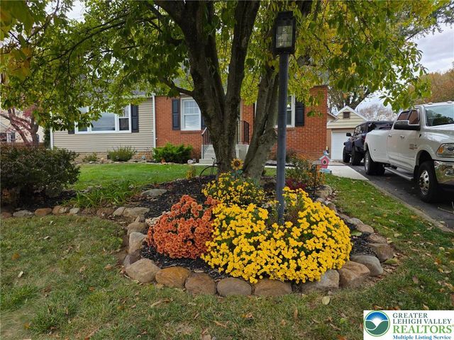 2737 Spring Garden Street, Palmer Twp, PA 18042