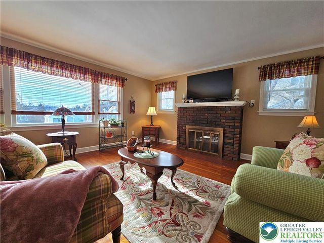 2737 Spring Garden Street, Palmer Twp, PA 18042