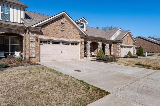 2109 Halfmoon Way, Murfreesboro, TN 37130