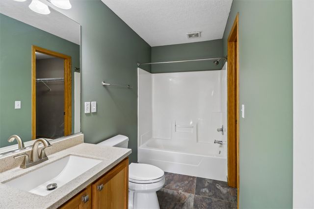 1240 S 52nd Street 507, West Des Moines, IA 50265