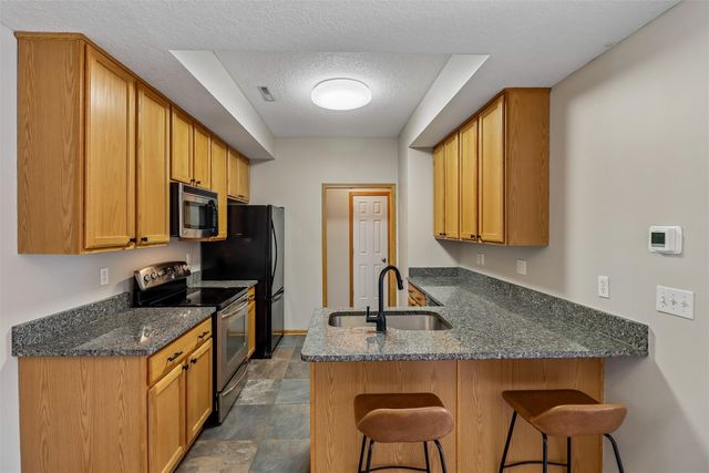 1240 S 52nd Street 507, West Des Moines, IA 50265