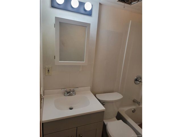 4226 S Acoma St, Englewood, CO 80110