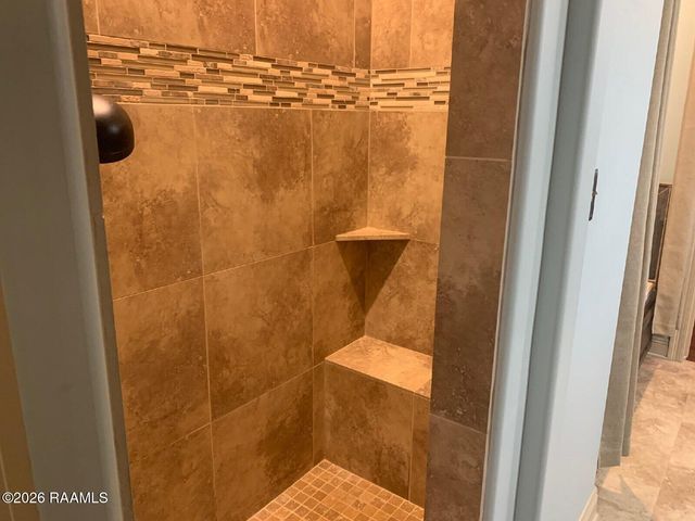 330 Dunvegan Court, Lafayette, LA 70503