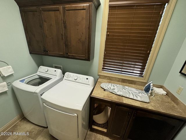 330 Dunvegan Court, Lafayette, LA 70503