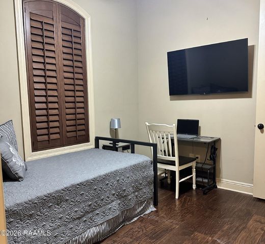 330 Dunvegan Court, Lafayette, LA 70503