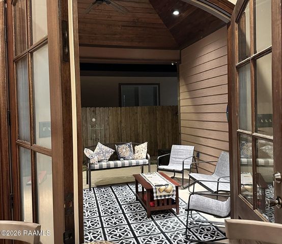 330 Dunvegan Court, Lafayette, LA 70503