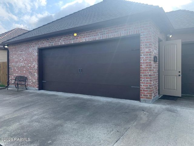 330 Dunvegan Court, Lafayette, LA 70503