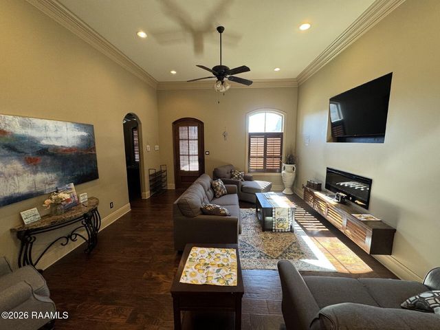 330 Dunvegan Court, Lafayette, LA 70503