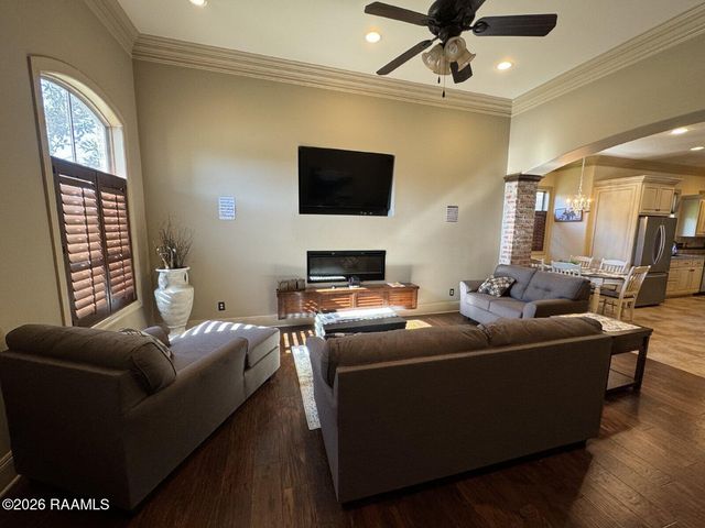 330 Dunvegan Court, Lafayette, LA 70503